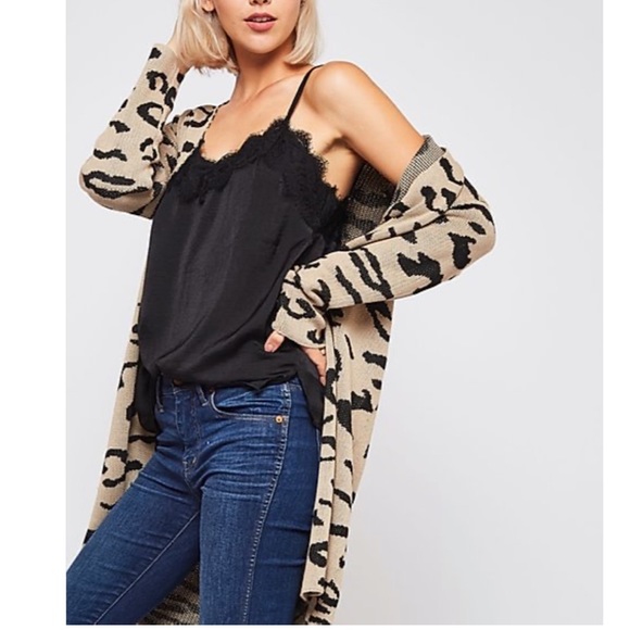 ✨LAST ONE✨Leopard sweater knit cardigan - Picture 2 of 11